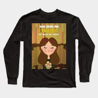 Book lovers find magic between pages Long Sleeve T-Shirt